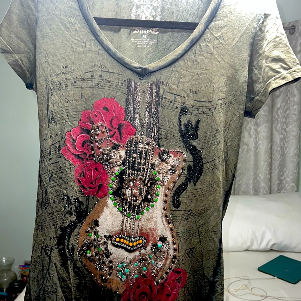Stone V neck top.